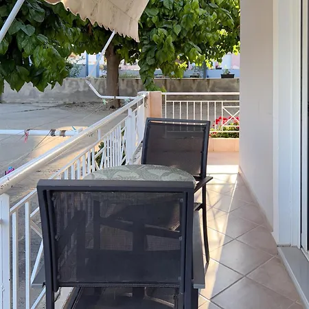 Apartment Thetis Iii, The House Vivari
