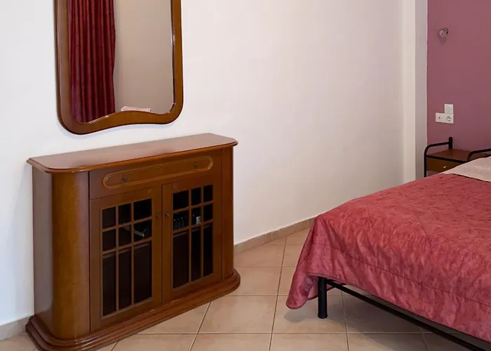 Thetis Iii, The House *